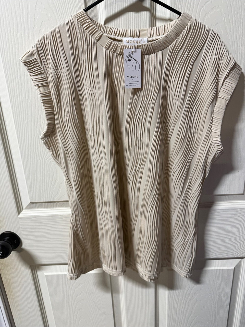 Women's Cream Pleated Sleeveless Top